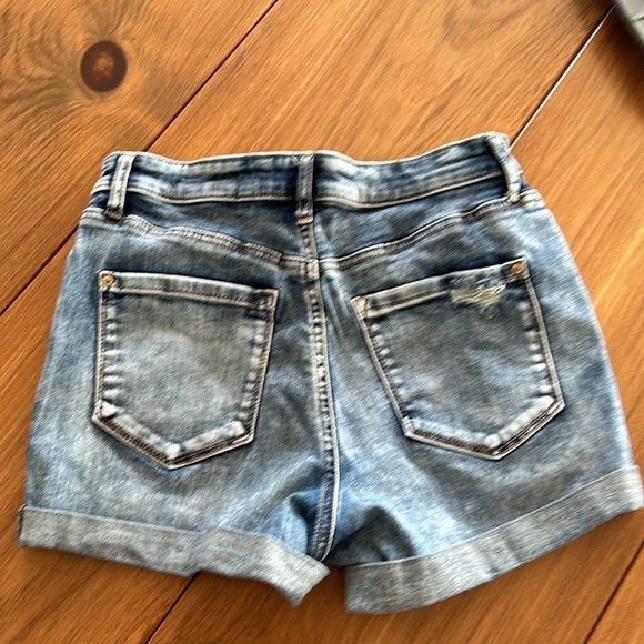Denim shorts - Picture 3 of 3